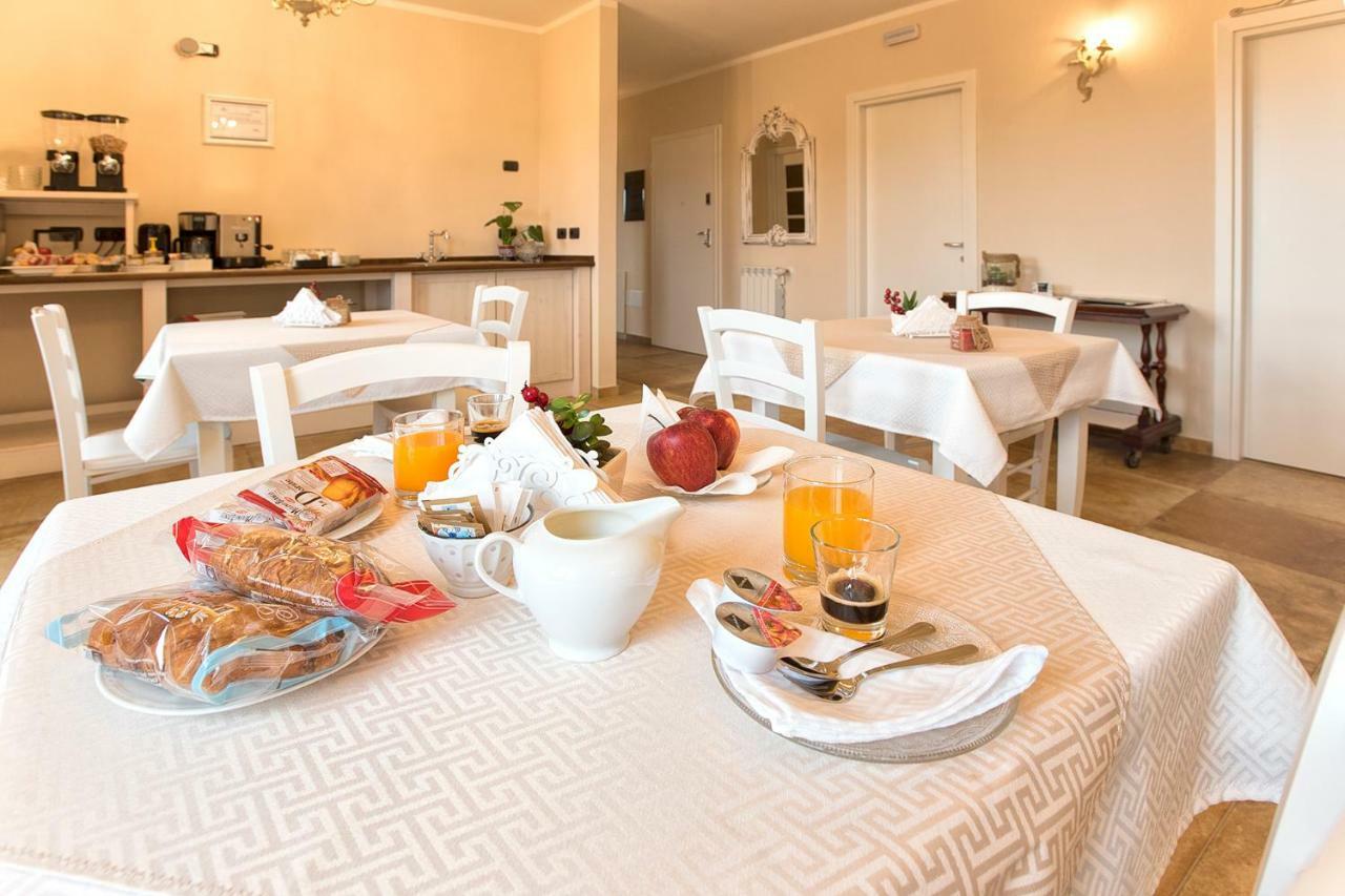 Villa Malvasio Elegant Retreat In Sassari With Private Jacuzzi Room Luaran gambar